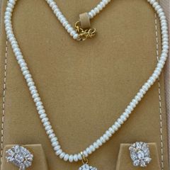 Stunning Pearl & Crystal Pendant Jewellery Set
