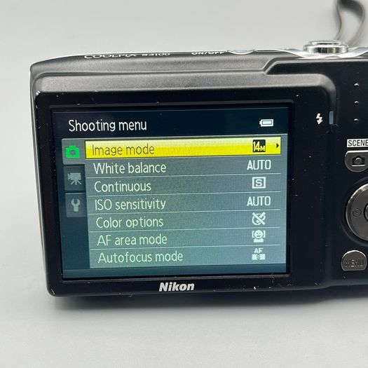Nikon Coolpix S3100 14MP Digital Camera Purple - Full Kit