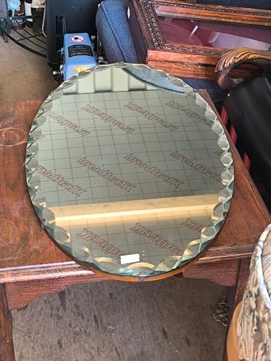 Antique and vintage mirrors