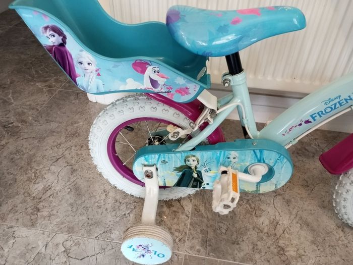 Kids frozen bike size 12 inch wheels.