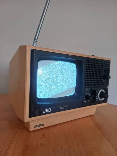 Vintage JVC 3040 Solid State Portable TV | Retro 1970s