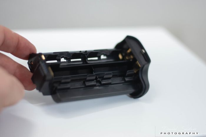 MB-D15, Multi Battery Power Pack / Grip for D7100 & D7200 Digital Camera