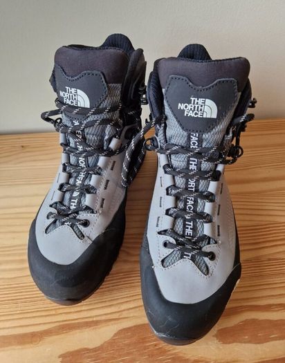 Hiking boots : North Face