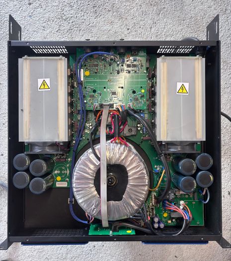 MC2 T2000 Amplifier