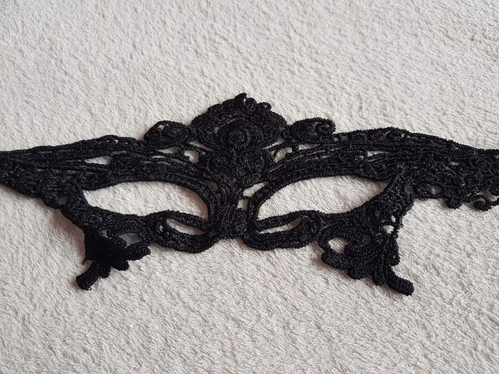 Lace eye mask