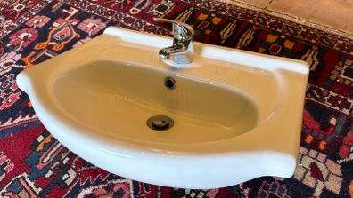 Wash hand basin