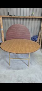 7 tables foldable legs for easy storage