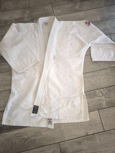 Adult judo suit