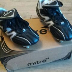New:  Football boots - UK 10/EUR 28