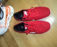 Ladies new Nike runners