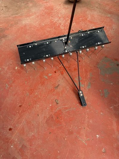 Piranha 40" Tow Dethatcher