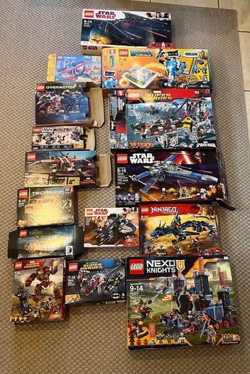 Large Selection of LEGO sets in pieces with boxes