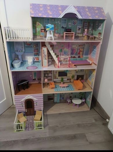 Lillie Wooden Dolls House