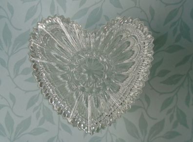 Heart shaped glass box, Trinket box, Ornament.Valentine's Dayy gift