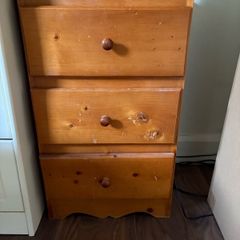chest of drawers