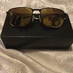 Oakley ejector