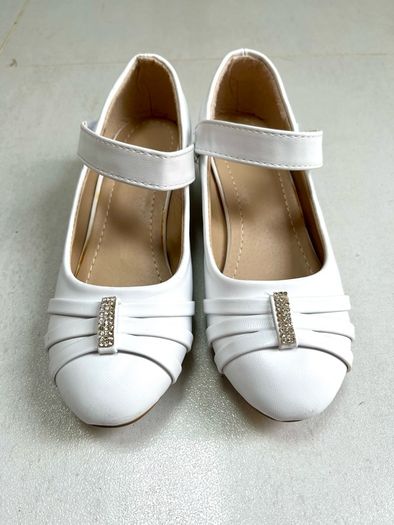 size 33 (1) girls white mid heel princess shoes