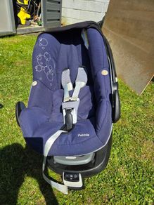 Car seat with Isofix