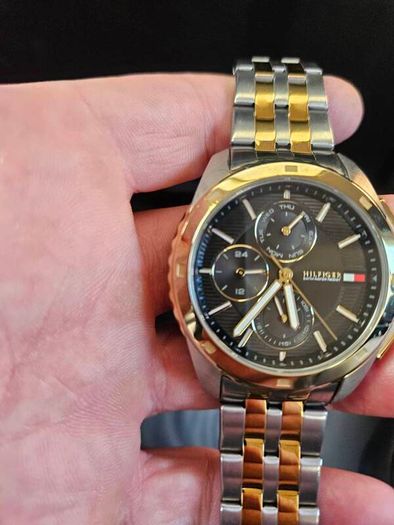 tommy hilfiger watch