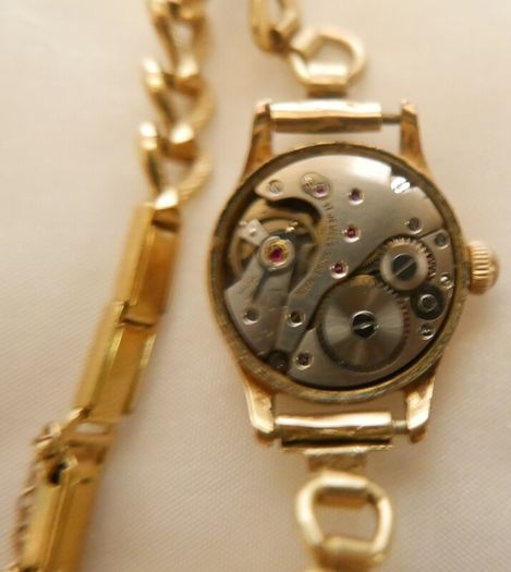 Vintage Tanis 17 Jewel Mechanical Watch - Womens Swiss - Gold Plated Watch (the watch works well and keeps time)