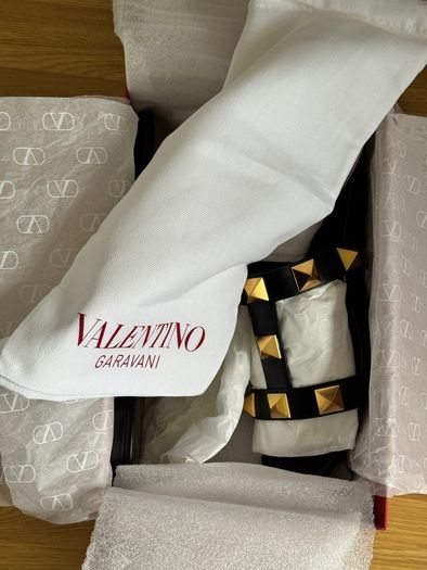 Valentino Garavani Roman Stud Sandals SZ 41 NEW IN BOX