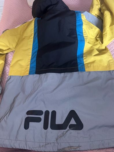 Free Fila rain coat  teenagers age 15 Collection only