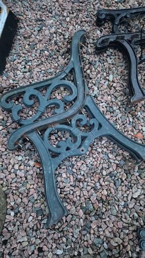 iron cast garden bench ends