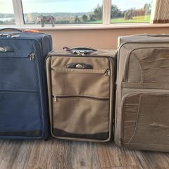 Samsonite suitcases x 3