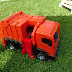 Lena toy truck