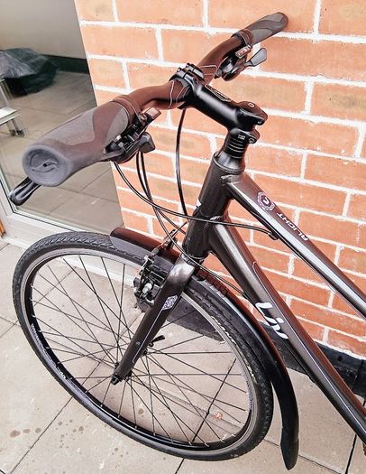 Ladies giant liv bike in nearly new condition