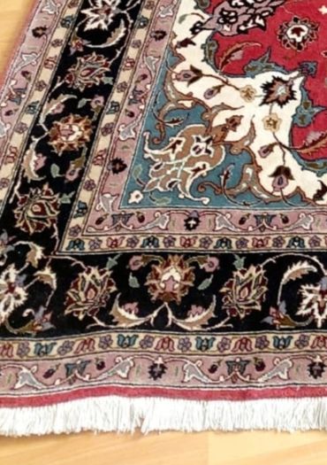 Fine Persian Tabriz Wool and Silk Hand Knotted Rug Carpet