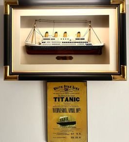 Vintage RMS Titanic Shadow Box & Titantic Plaque (W57cm x L38cm x D7.5cm))