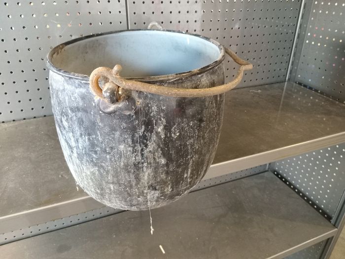 vintage cast iron pot