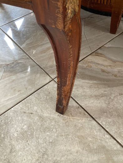 Dining room table and 6 chairs