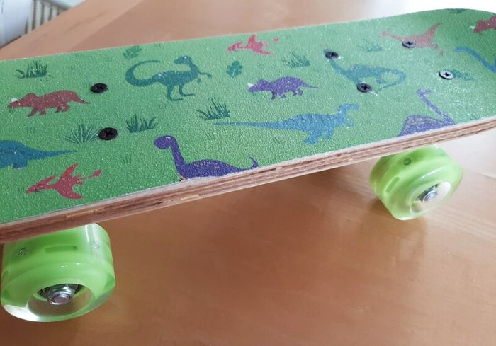 Child's skateboard (BN)