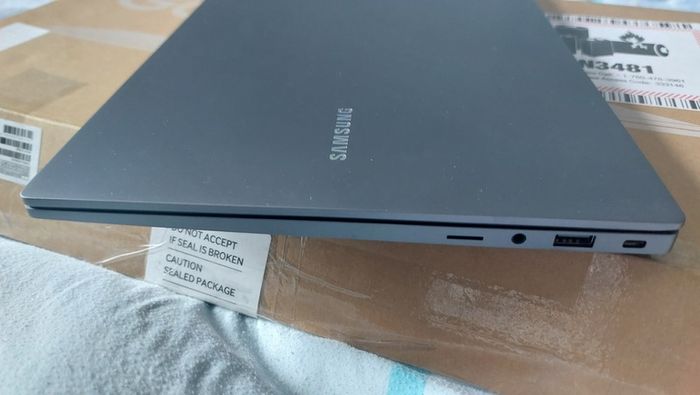 Samsung Galaxy Book4 Laptop