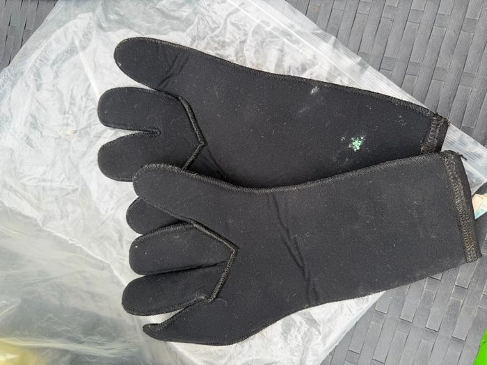 scuba boots and gloves