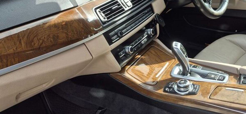 Pristine BMW 5-Series 2013. Price Negotiable