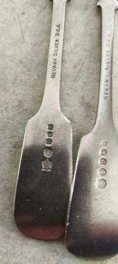 Vintage -Fiddle Pattern- silver plated flatware 4 pieces, similar in style to those produced in the Victorian era 18.00E. And 3 letter opener each is 10.00 euro