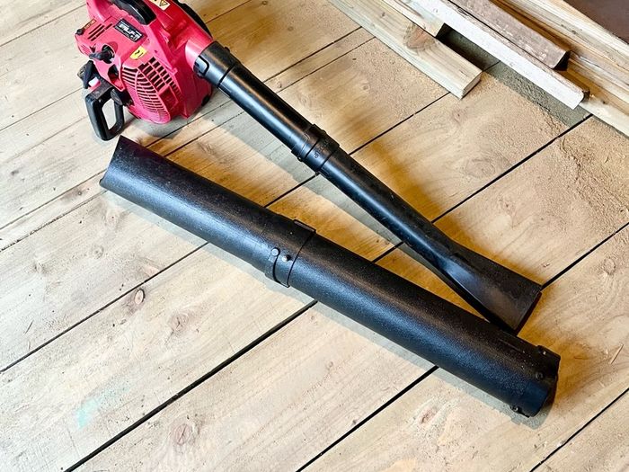 petrol leaf blower