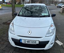 White Renault Clio 2012