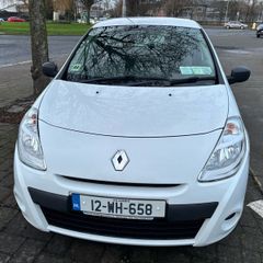 White Renault Clio 2012