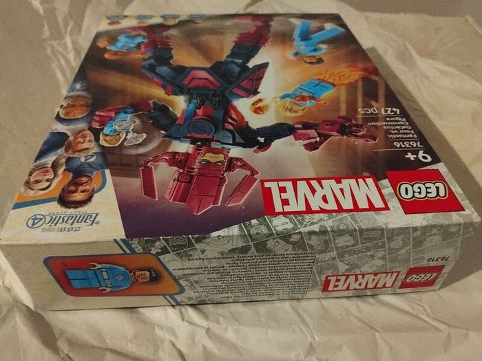 lego 76316 Fantastic Four vs. Galactus Construction Figure