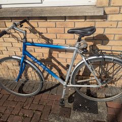 Mens GIANT Hybrid Bike