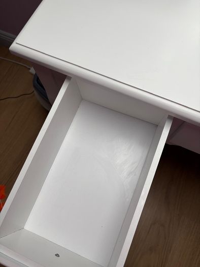 Vanity desk