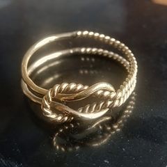 9ct gold Celtic double knot ring size N