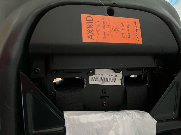 Axkid Minikid extended rear facing car seats x2