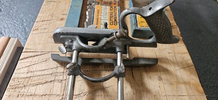 Record 050A combination plane