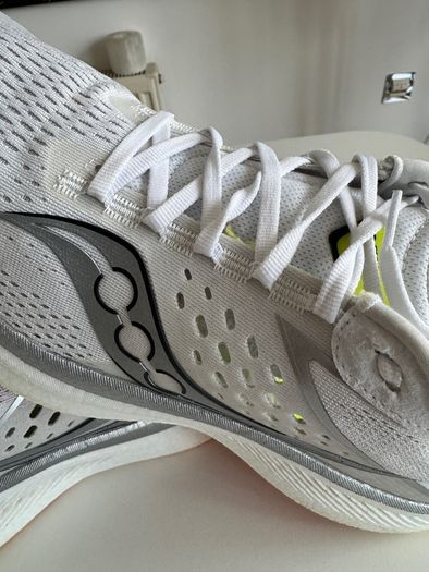 Saucony Ride 17 Mens size 10