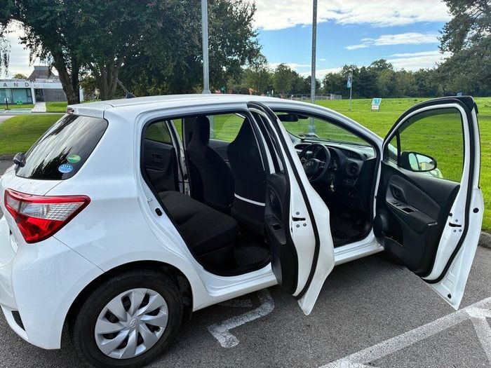 Toyota Vitz 1.5 Hybrid Auto